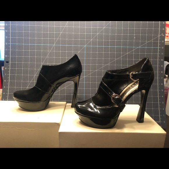 Guess Heels - Picture 3 of 5